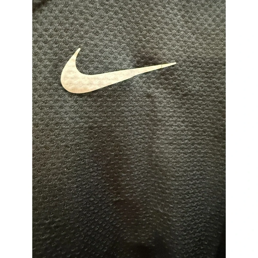 Women's Nike Running Dri Fit Size M Black‎ Long Sleeve Crop Top Cropped Length